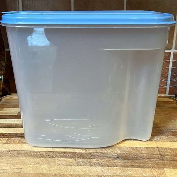 Vintage serve & store Cereal Saver sealable Lid 1.4 gallon 5.3 L dishwasher safe - Picture 4 of 9